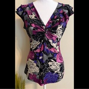 Pretty & Versatile Floral Top – Never Worn!